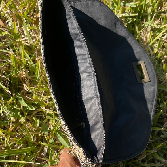 Geometric Patterned Clutch - Picture 6 of 6